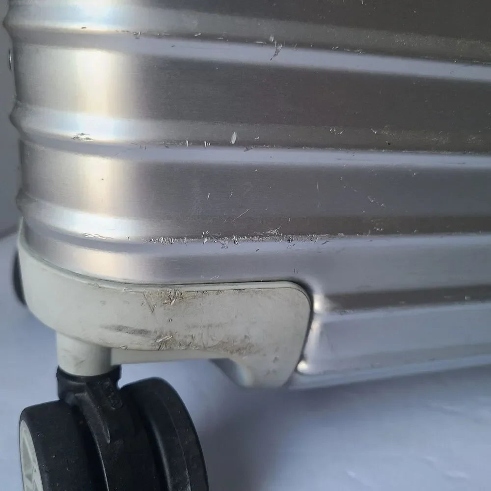 Rimowa Compact Business Trolley Aluminum Rolling Case Lock Custom Foam Insert